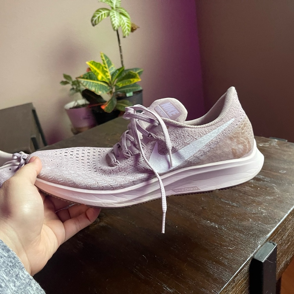 Nikes - Picture 3 of 4